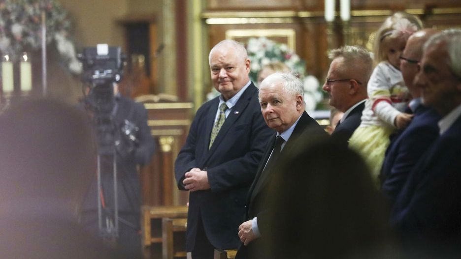 ?lub Jacka Kurskiego w Krakowie
18.07.2020 Krakow Slub Jacka Kurskiego w Sanktuarium Bozego Milosierdzia w Lagiewnikach  Beata Zawrzel/REPORTER
n/z: Adam Glapinski, Jaroslaw Kaczynski
Beata Zawrzel/REPORTER