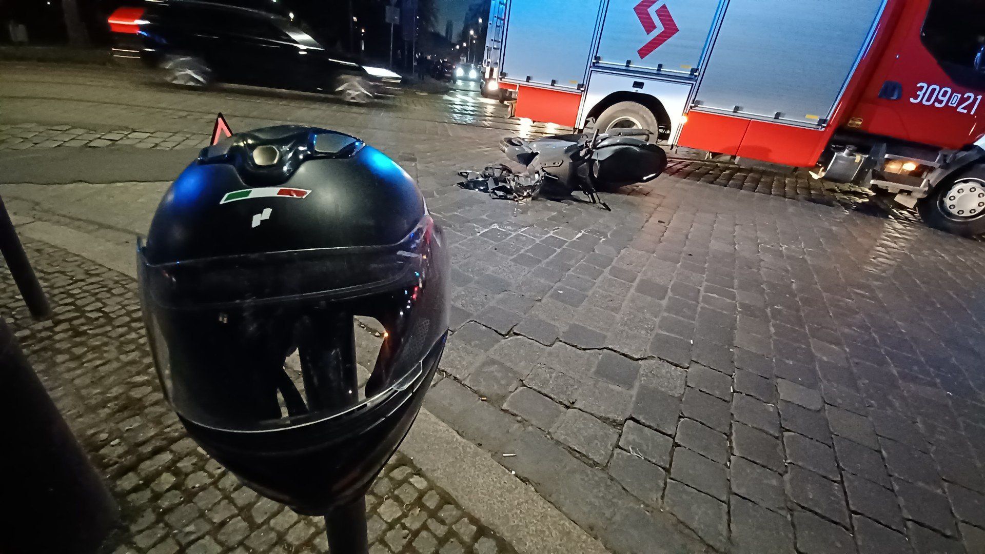 Dziś w nocy (2 lipca) we Wrocławiu doszło do śmiertelnego wypadku motocyklisty. Niestety, mężczyzna nie przeżył. Zdjęcie ilustracyjne 