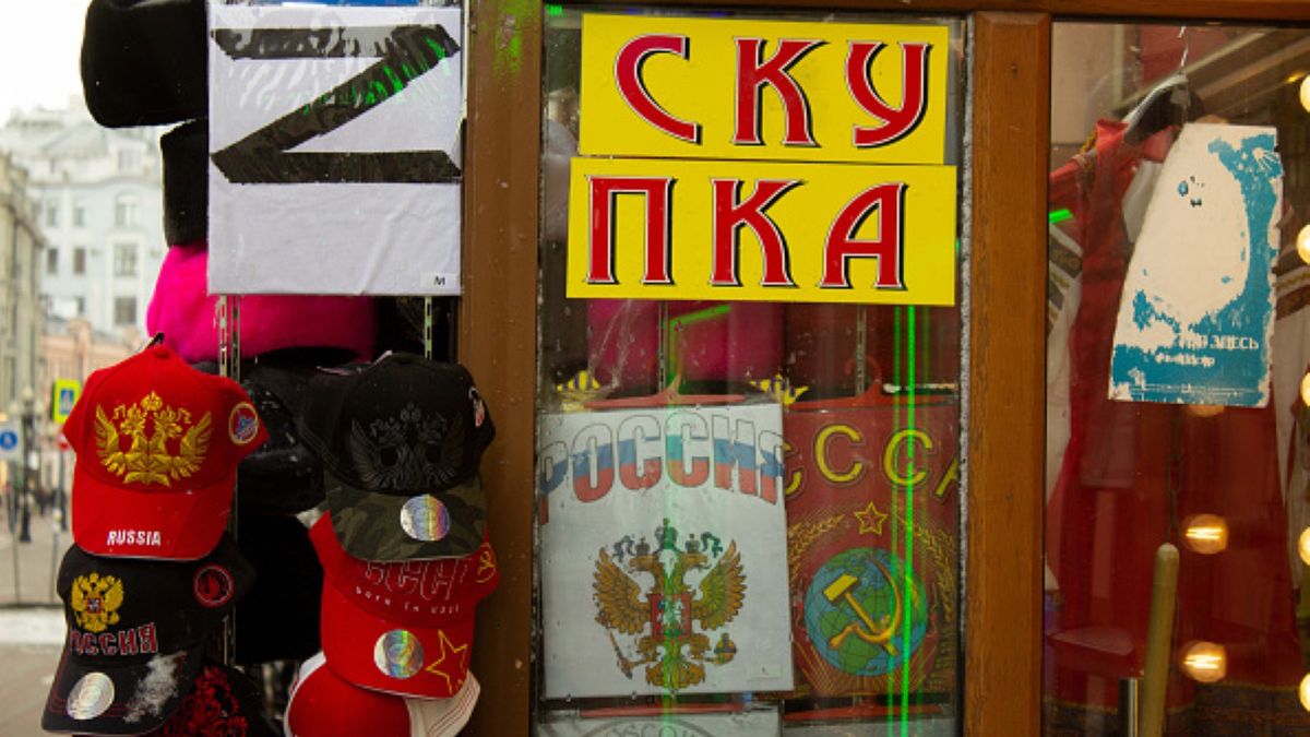 Najpierw symbol rosyjskiej armii, czyli "Z", trafił na moskiewskie stragany, a teraz w supermarketach można znaleźć racje żywnościowe żołnierzy