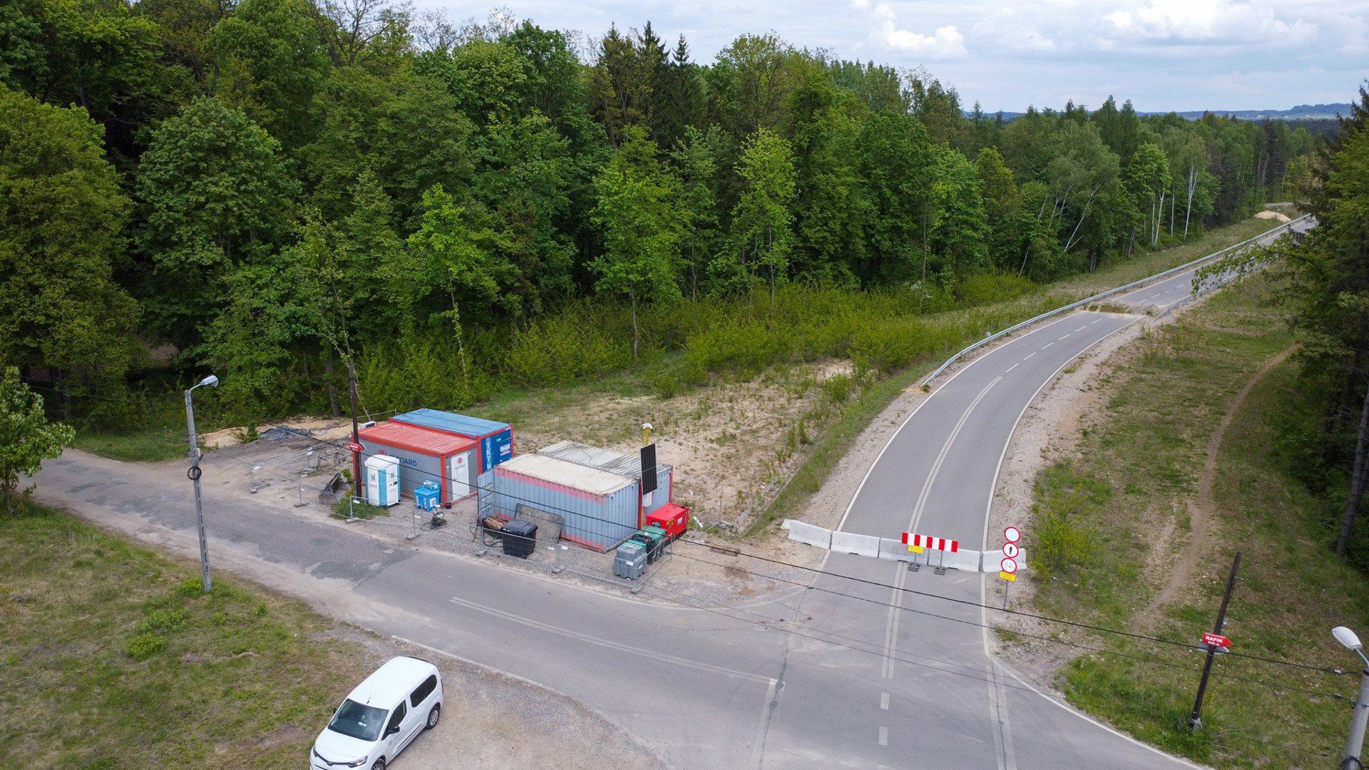 Przy Parkowej w Bolesławiu prowadzone są prace związane z likwidacją pustek podziemnych oraz otworów wiertniczych