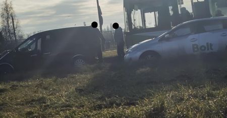 Na ul. Mełgiewskiej w Lublinie samochód zderzył się z autobusem komunikacji miejskiej [ZDJĘCIA]
