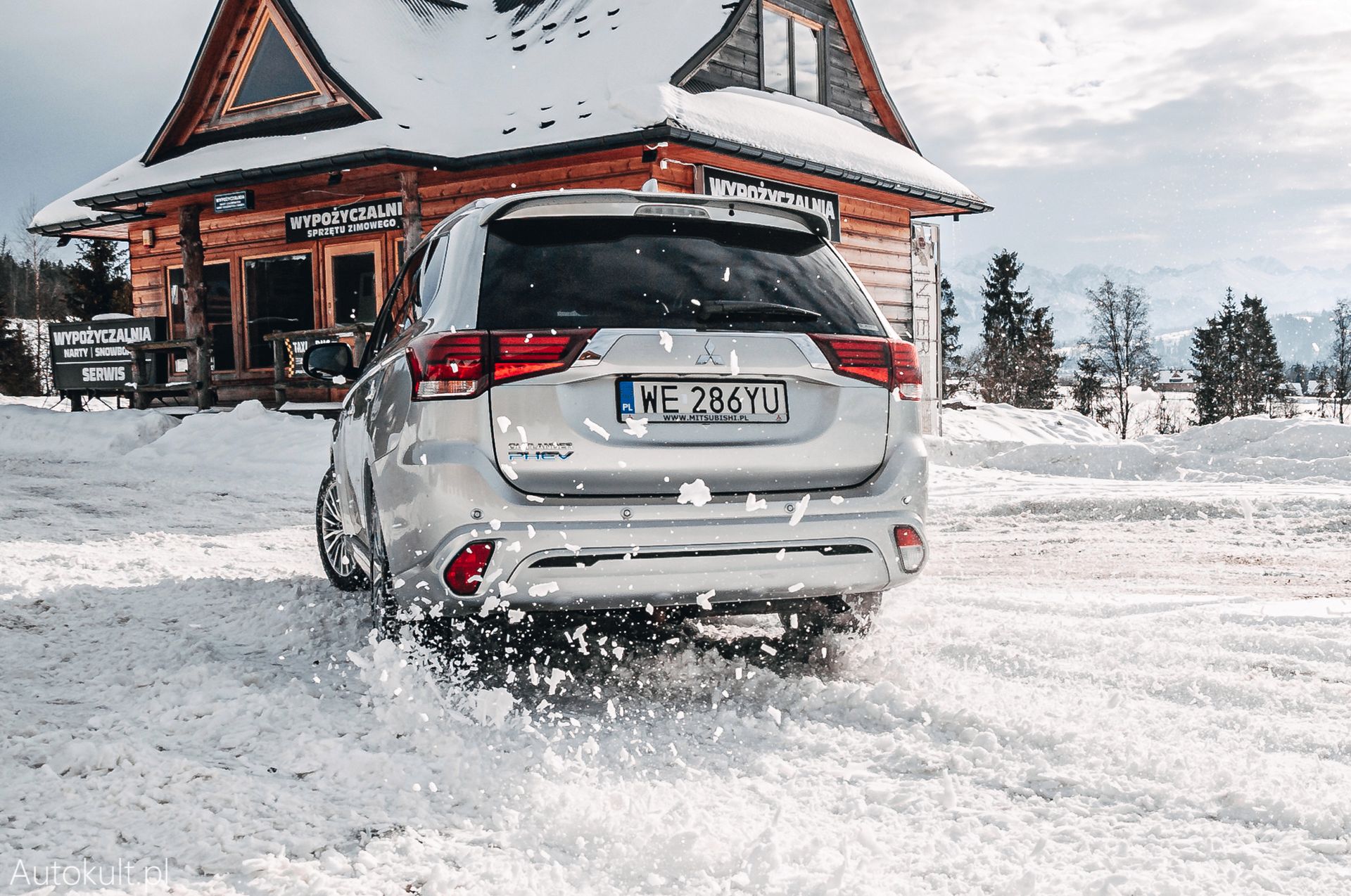 Mitsubishi Outlander PHEV (2021)