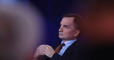 Ziobro z azylem na Węgrzech. Dostanie pracę w Budapeszcie?