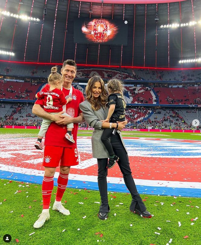 Robert Lewandowski z córkami