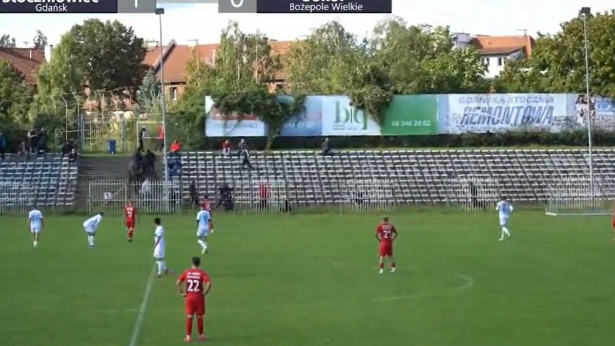 Atak pseudokibiców na grupę kibiców KS Sokoła Bożepole