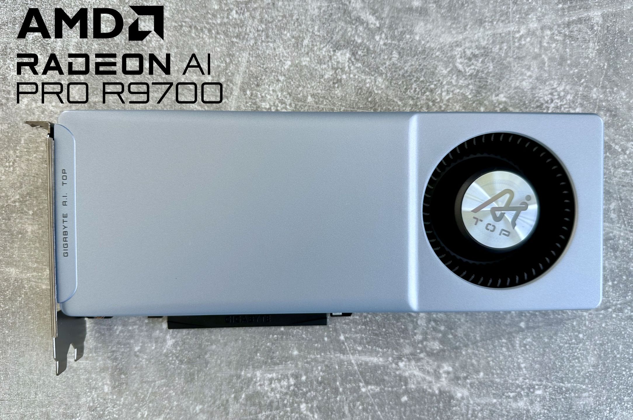 GIGABYTE Radeon AI PRO R9700 32 GB