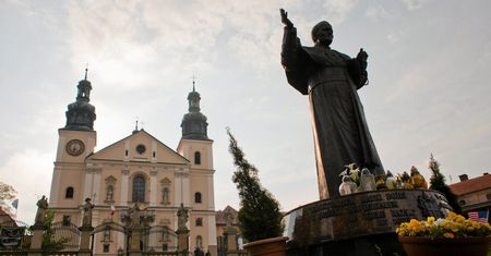 Kalwaria Zebrzydowska: toczy spór z księżmi. "Gdzie ich miłosierdzie?"