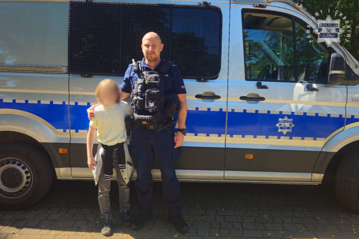 Policjant uratował życie dzieciom. Został bohaterem