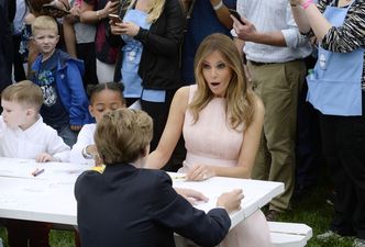 Melania Trump czyta bajki i przytula dzieci (ZDJĘCIA)