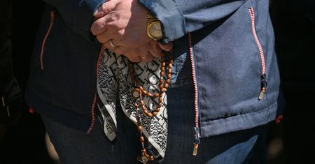 Ksiądz stracił milion na kryptowalutach. Wierni idą po zwrot długu