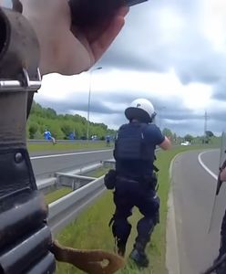 Pseudokibice blokowali autokary. Interweniowała policja