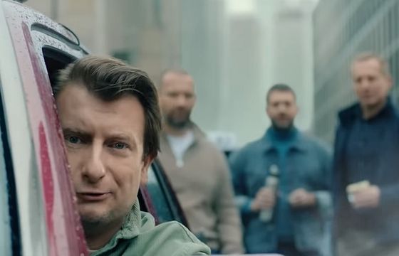 Uliczny szacunek w reklamie OC z pakietem pomocowym od Link4