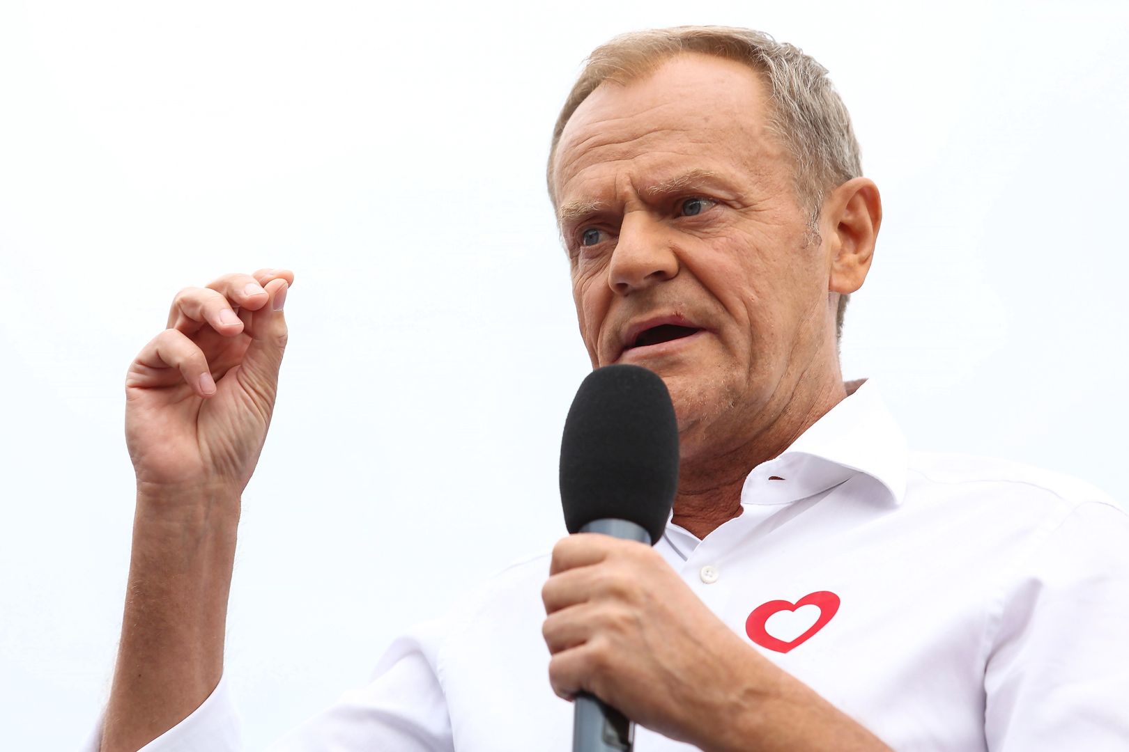 Sopot, 27.08.2023. Kampania wyborcza do parlamentu 2023. Przewodniczący Platformy Obywatelskiej Donald Tusk podczas wiecu wyborczego na Placu Przyjaciół Sopotu w Sopocie, 27 bm. (mr) PAP/Piotr Matusewicz
