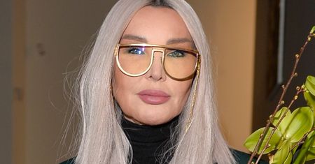 Ewa Minge zapozowała nad grobem matki. "Są ludzie, którzy nigdy nie powinni odejść" (FOTO)