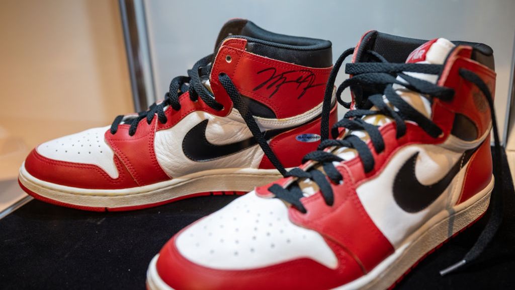 Buty Air Jordan 1 z 1985 r. z autografem Michaela Jordana