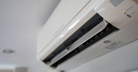 Kary za samodzielny montaż klimatyzacji w domu. Można słono zapłacić