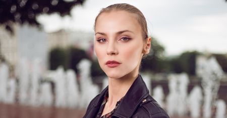 Metoda odwróconego filtra górnoprzepustowego - dobry sposób na wygładzenie skóry [wideoporadnik]