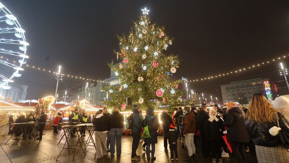 Rozświetlenie choinki na rynku w Katowicach