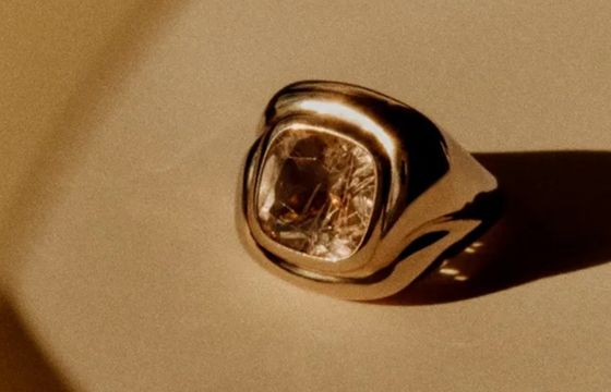 Instagram rozdaje złote pierścienie. Kto i za co może je dostać?