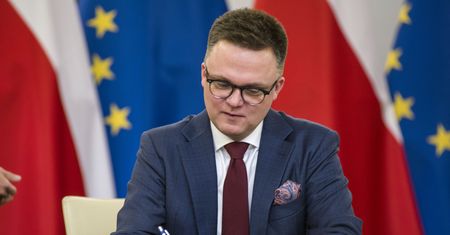 Posłowie biorą kredyty na potęgę. Hołownia, Mentzen i Warchoł spłacają olbrzymie kwoty