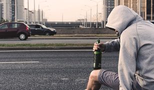 Bielsko-Biała. Byli poszukiwani. Wpadli, bo maseczka przeszkadzała im w konsumpcji