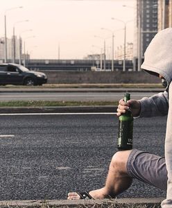 Bielsko-Biała. Byli poszukiwani. Wpadli, bo maseczka przeszkadzała im w konsumpcji