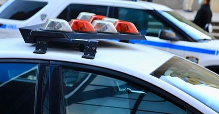12-latek napadł na kobietę z bronią w ręku. Towarzyszył mu 6-letni brat
