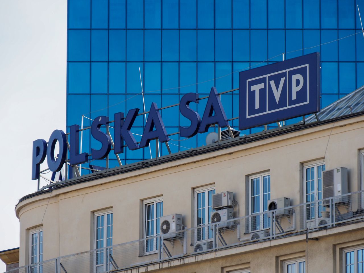 Ujawniają listę zarobków w TVP. Na odpowiedź czekali ponad rok