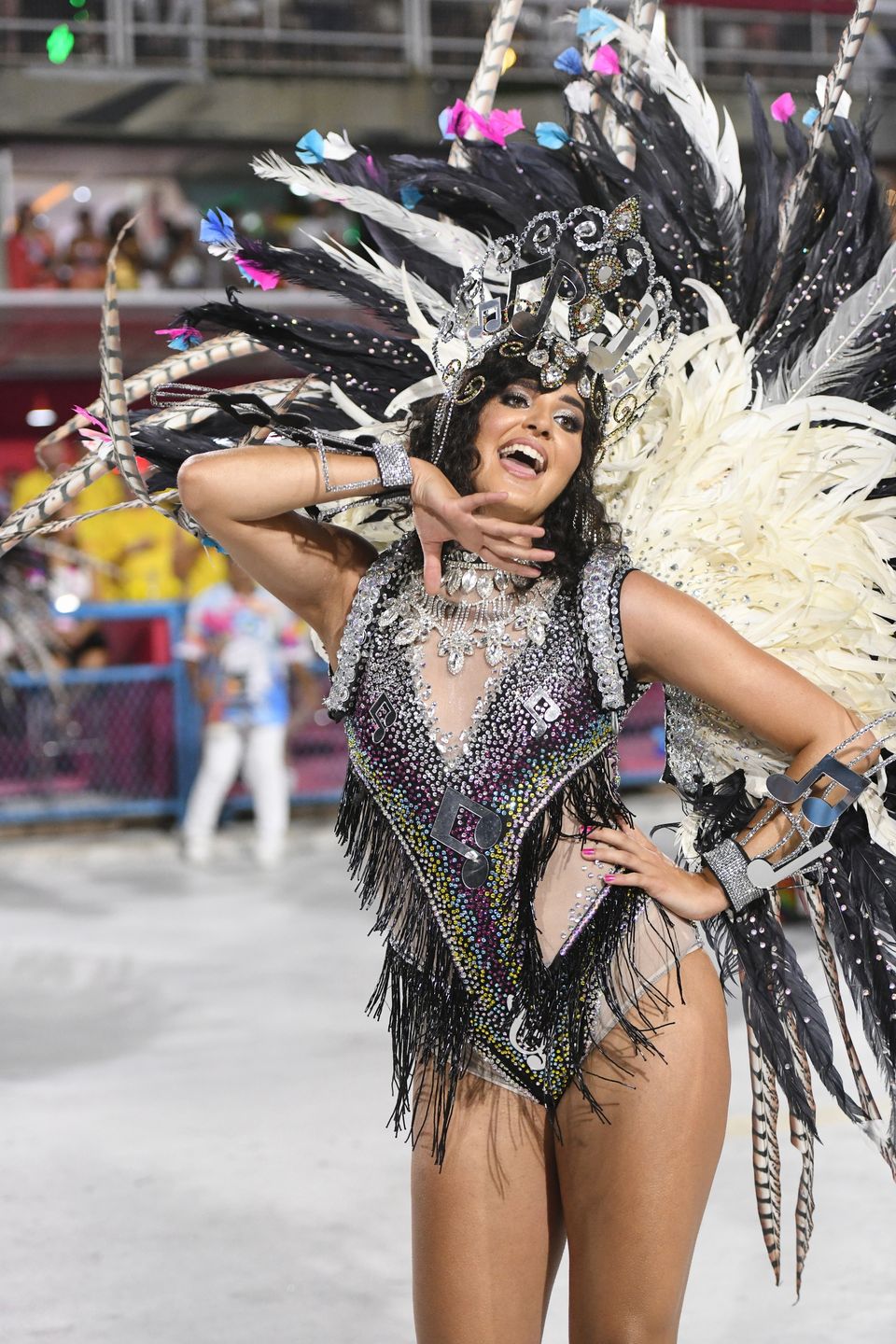 Monika to tancerka z międzynarodową klasą mistrzowską “S” w stylach tanecznych Jazz Dance, Modern&Contemporary i Show Dance 