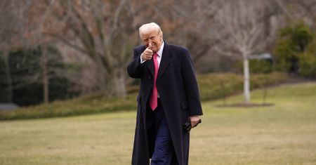 Koniec miesiąca miodowego dla Trumpa? Wyraźna zmiana w sondażach