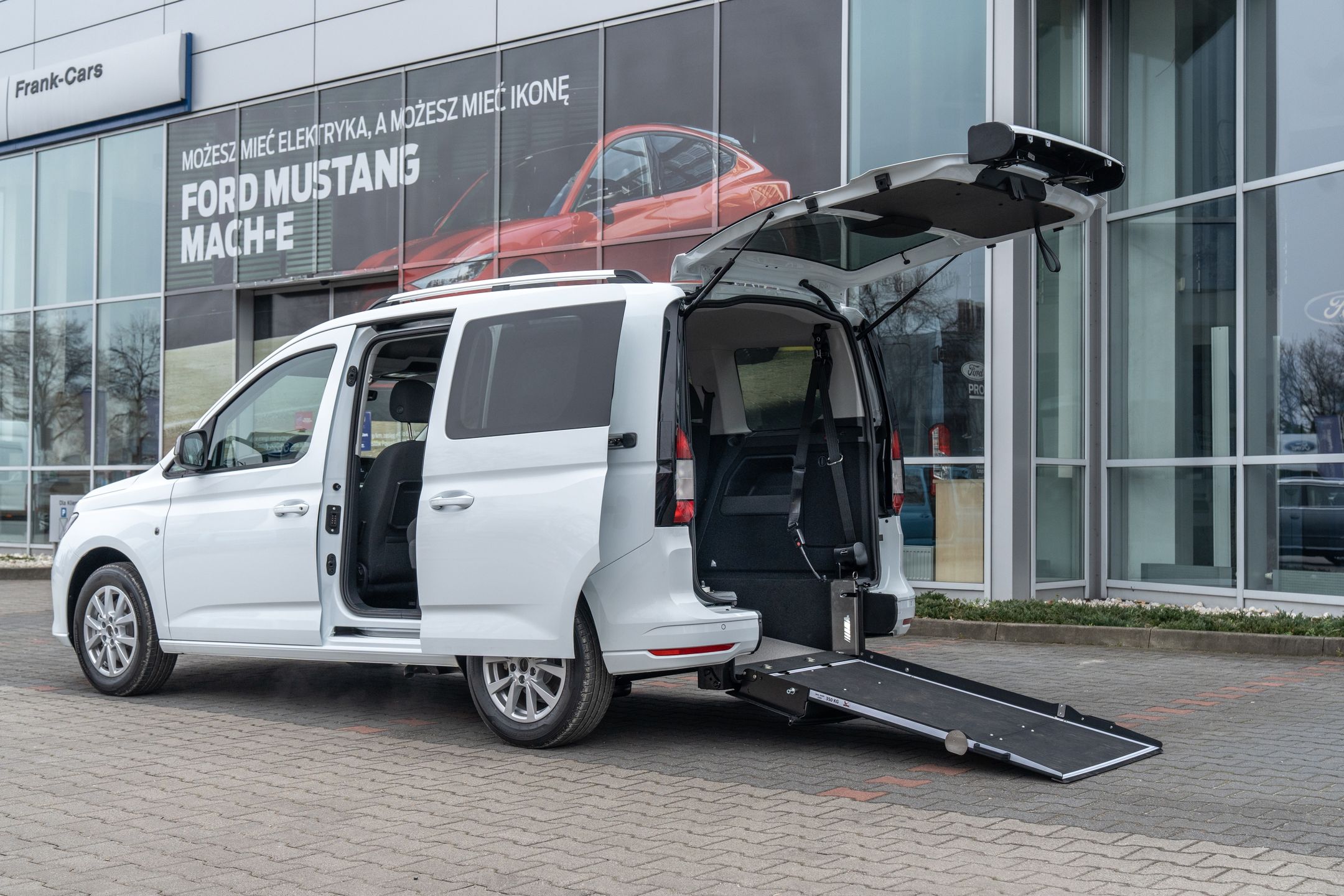 Ford Tourneo Connect do przewozu osób na wózku inwalidzkim