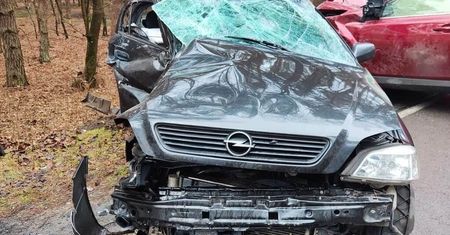 Zderzenie Opla i Toyoty. Kierująca Opla zmarła na miejscu zdarzenia mimo udzielonej szybko pomocy medycznej