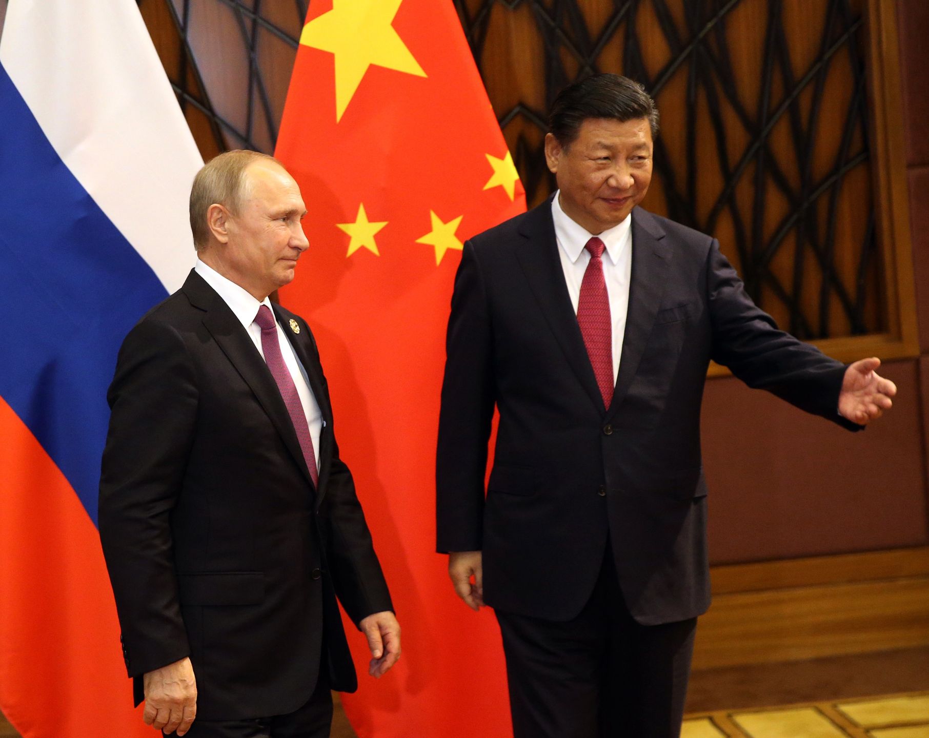 Leaders Gather For The APEC Summit In VietnamDA NANG, VIETNAM - NOVEMBER 10: (RUSSIA OUT) Chinese President Xi Jinping (R) greets Russian President Vladimir Putin (L) during their bilateral meeting at the Asia-Pacific Economic Cooperation (APEC) Leaders Summit on November 10, 2017 in Da Nang, Vietnam. (Photo by Mikhail Svetlov/Getty Images)Mikhail Svetlov