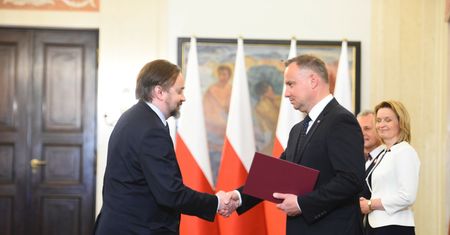 Człowiek prezydenta o "lex Tusk". "17 września, termin nierealny"