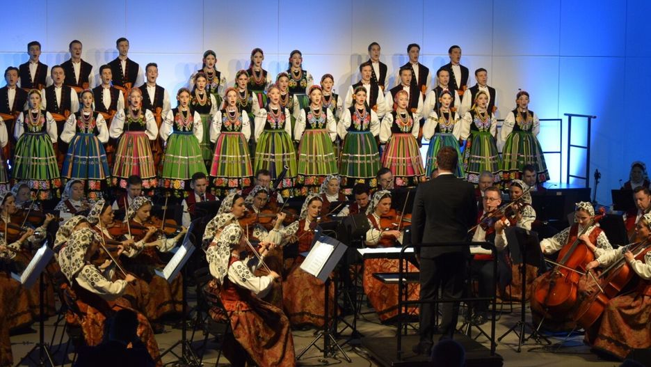 Międzynarodowe Dni Muzyki Organowej i Kameralnej w Starachowicach na finał uświetni koncert Państwowego Zespołu Ludowego Pieśni i Tańca &#34;Mazowsze&#34;.