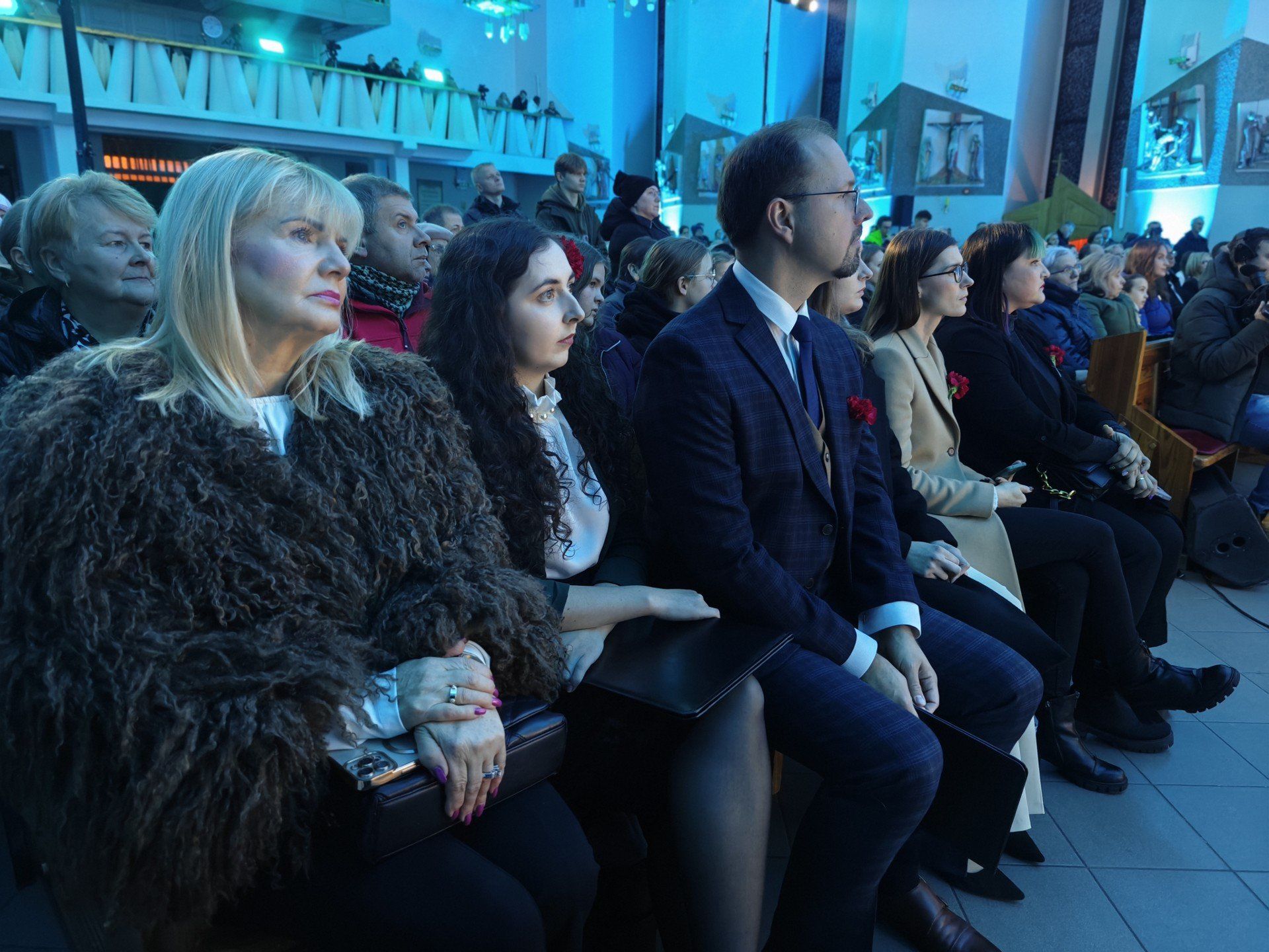 Wieczór zgromadził tych, którzy chcieli umocnić wiarę, znaleźć chwilę ukojenia, albo po prostu pobyć razem w modlitwie i muzyce.