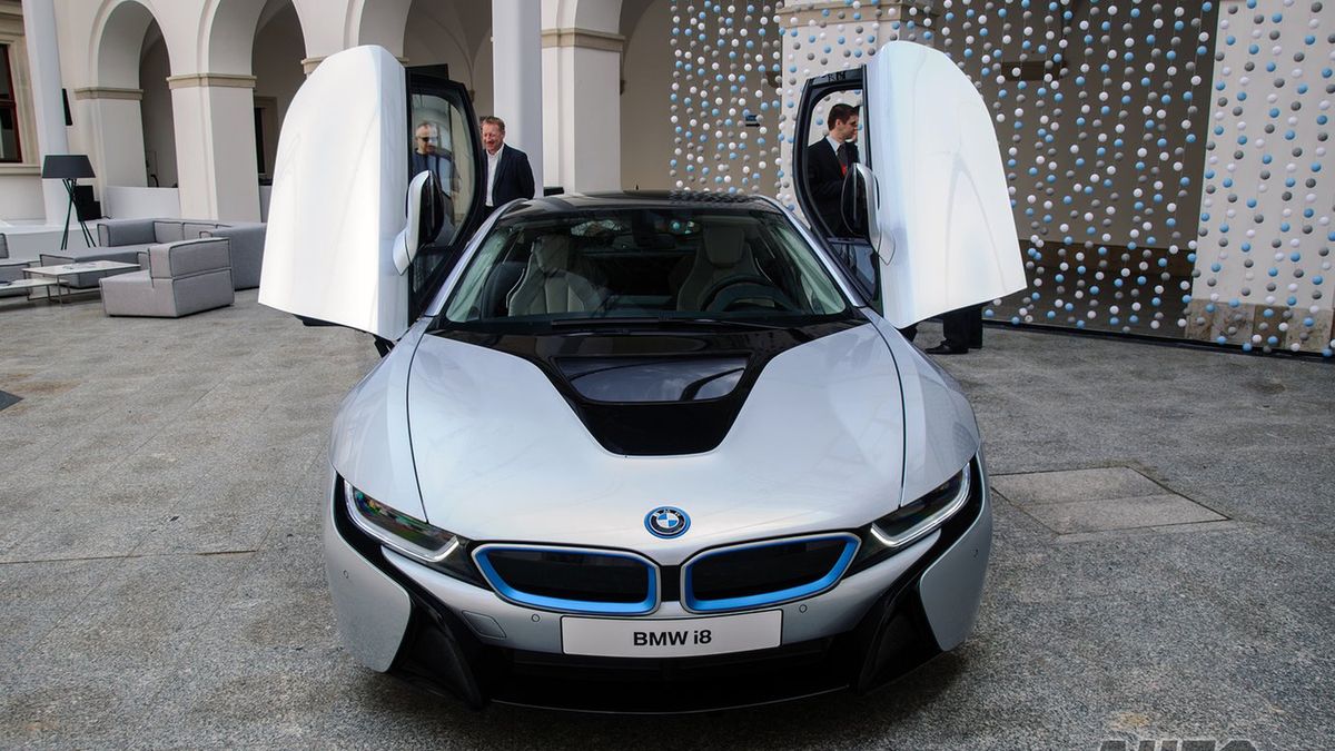BMW i8