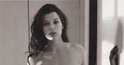 Milla Jovovich NAGO!