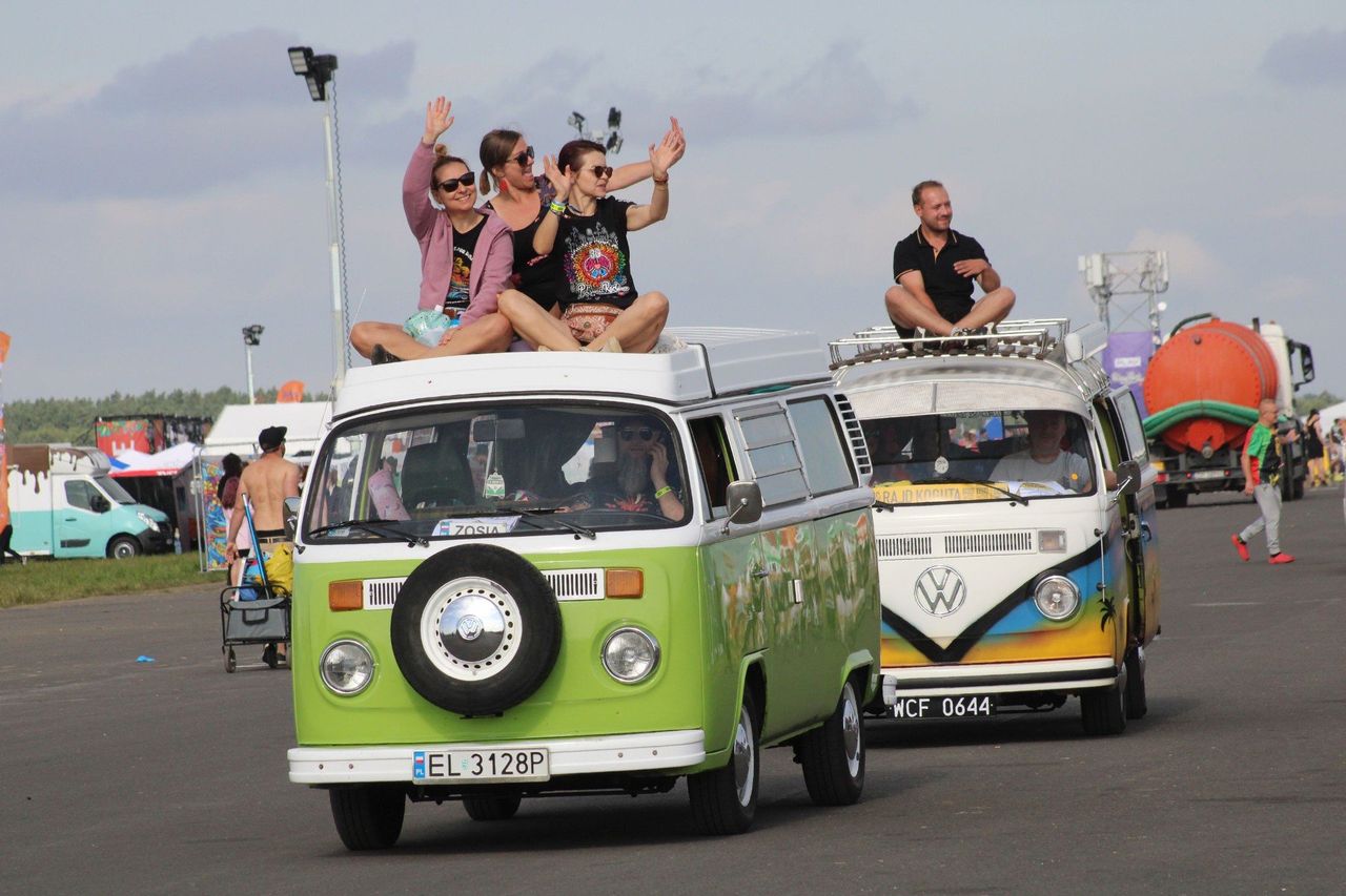 Czaplinek: Pol'and'Rock Festival 2025 pełen atrakcji! Parada Ogórków w festiwalowym miasteczku