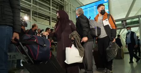 Pierwsi migranci wrócili z Białorusi do Iraku. "Rażono nas prąd, pryskano gazem i wodą"