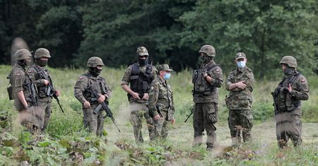 Uchodźcy koczują na granicy. Straż Graniczna nie przepuściła lekarki