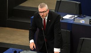 Grzegorz Braun dał popis w Parlamencie Europejskim. Rozległ się okrzyk "złodzieje"