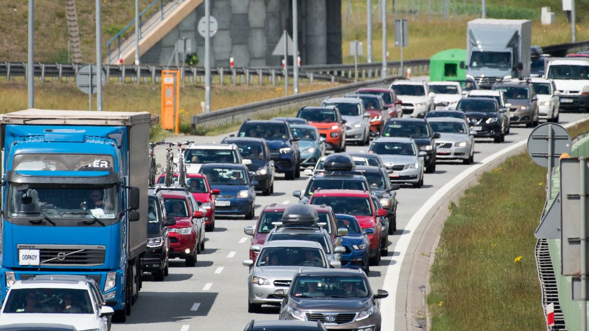 Korki do bramek na A1
02.07.2022 Rusocin Autostrada A1 Wakacje korek do bramek Fot. Wojciech Strozyk/REPORTER
Wojciech Strozyk/REPORTER