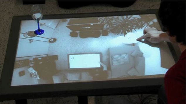 Uniwersalny pilot w... stoliku 1