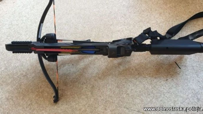 Zgorzelec. Strzelał do psa z kuszy. Grożą mu 3 lata więzienia