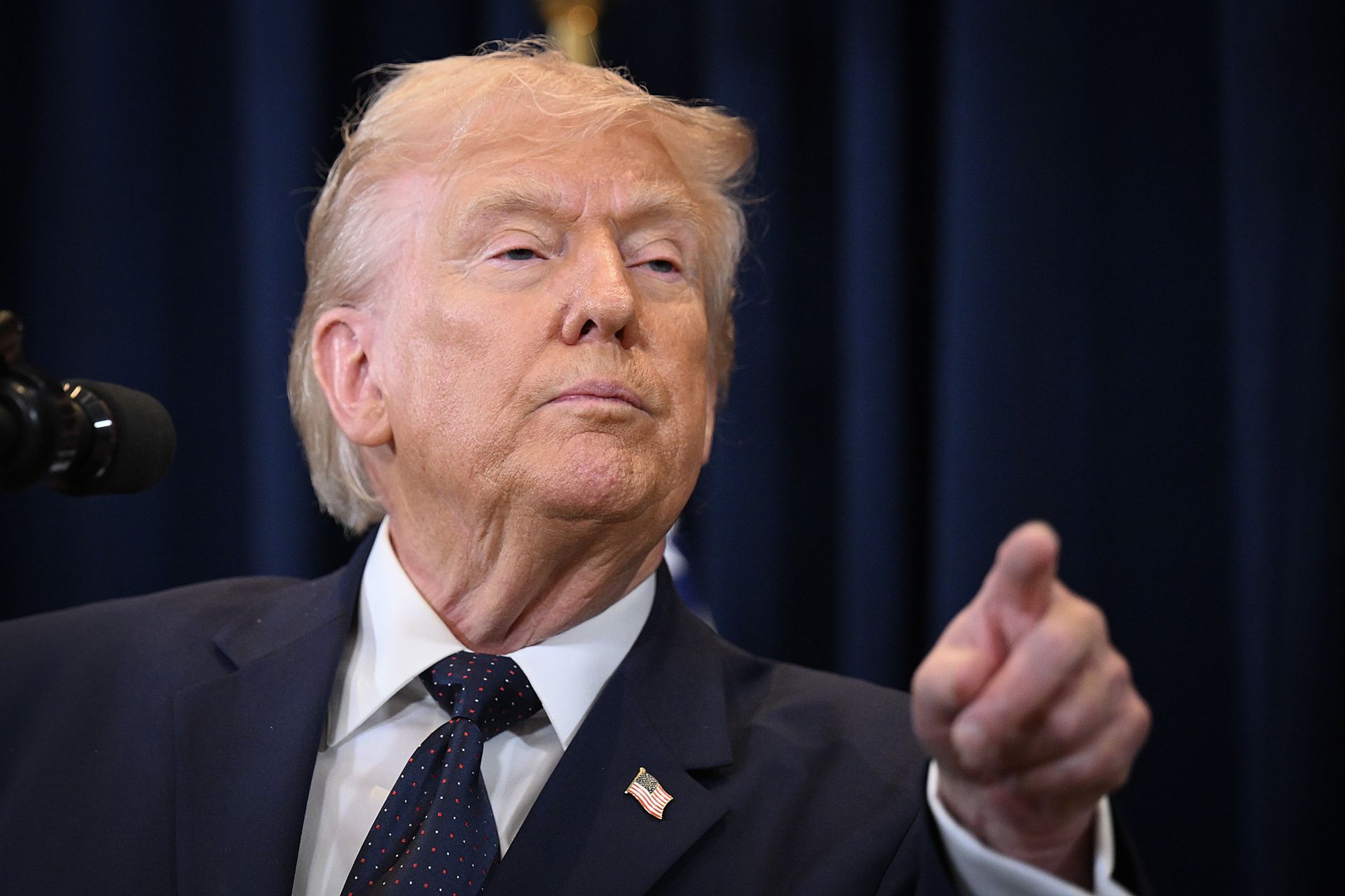 Trump zabrał głos ws. rozmowy z Putinem. "Chce być pomocny" Kép