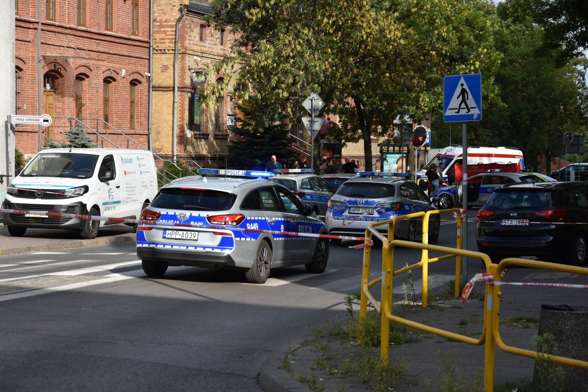 Atak nożownika w Chorzowie, droga zablokowana dla samochodów i pieszych