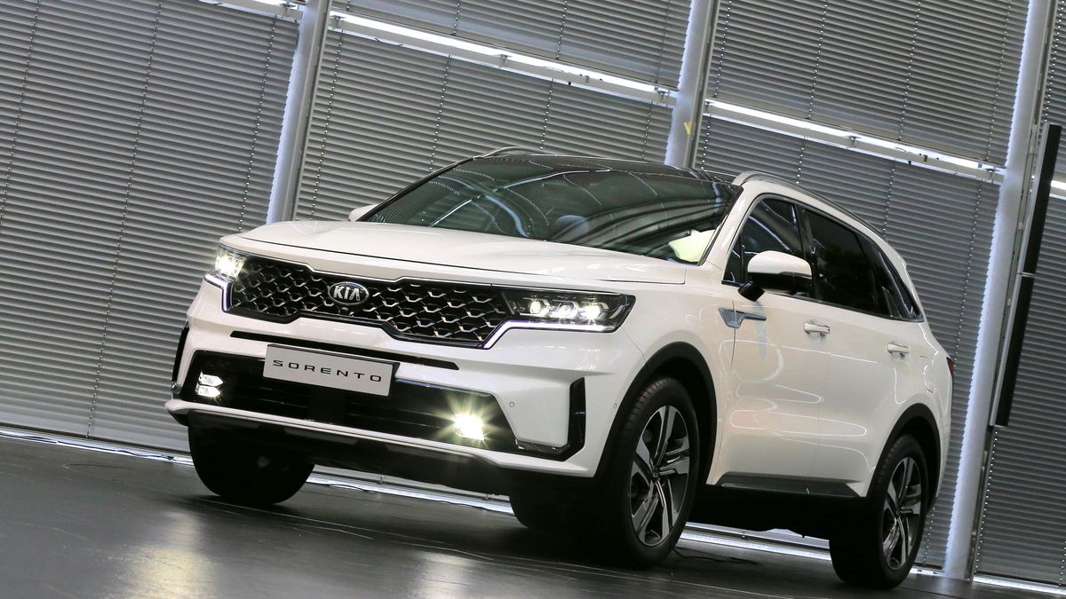 Nowe Sorento zyskało ostrzejszą stylistykę.