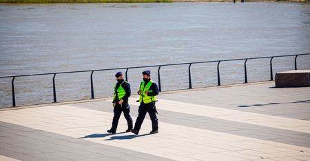 Warszawa. 13-latka wpadła do Wisły. Akcja policji