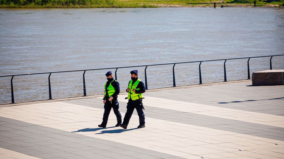 Warszawa. 13-latka wpadła do Wisły. Uratowali ją policjanci